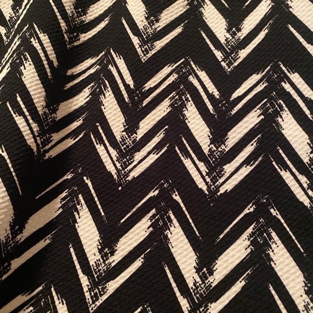 Joe Benbasset Cute Black and White Chevron Skirt, Size Medium - Picture 5 of 7